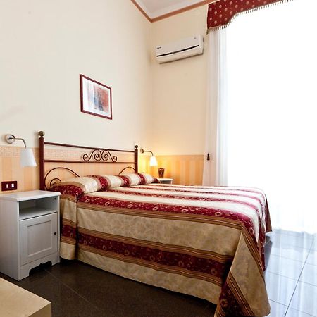 B&B Medinaples Nápoles Quarto foto